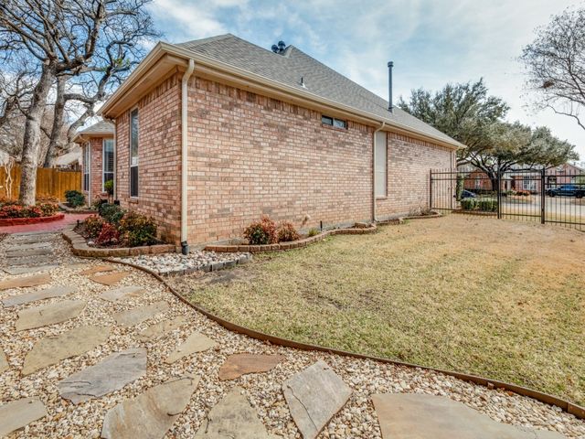 5105 National Court, Arlington, TX 76017