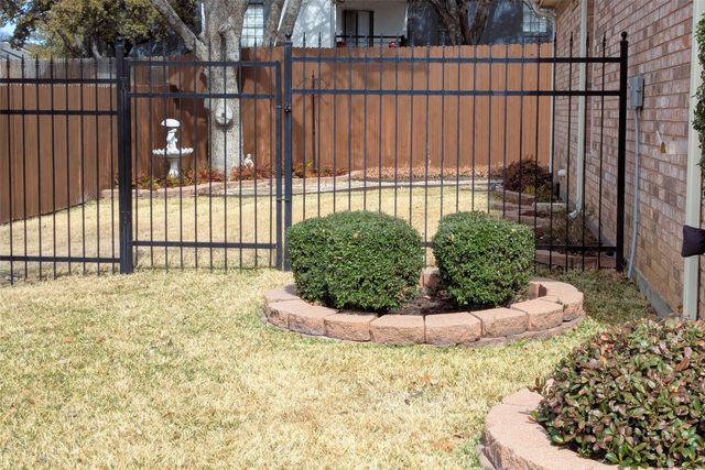 5105 National Court, Arlington, TX 76017