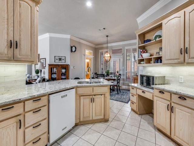 5105 National Court, Arlington, TX 76017