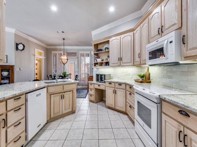 5105 National Court, Arlington, TX 76017