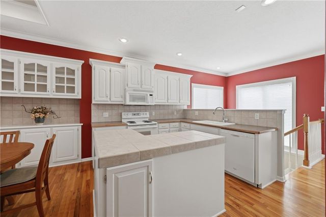 3717 S Bolger Court, Independence, MO 64055