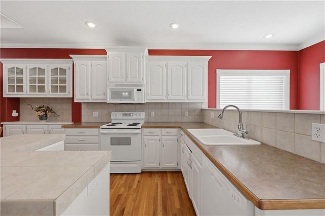 3717 S Bolger Court, Independence, MO 64055