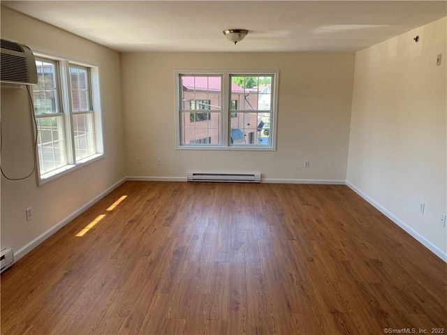 7 New Street 300, Danbury, CT 06810