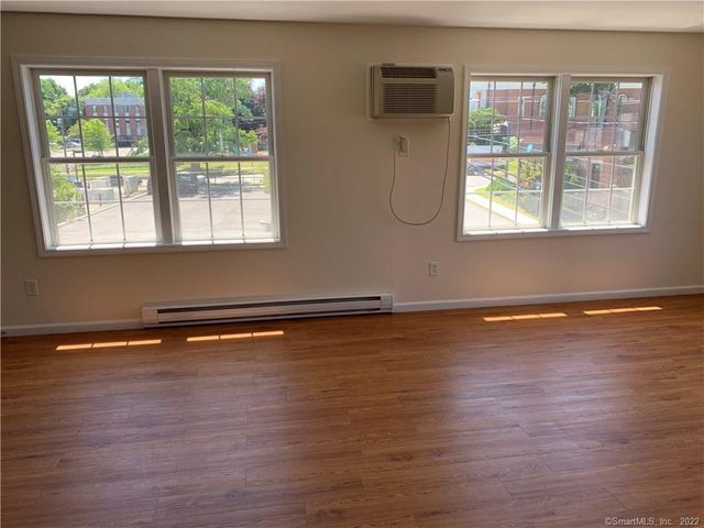 7 New Street 300, Danbury, CT 06810