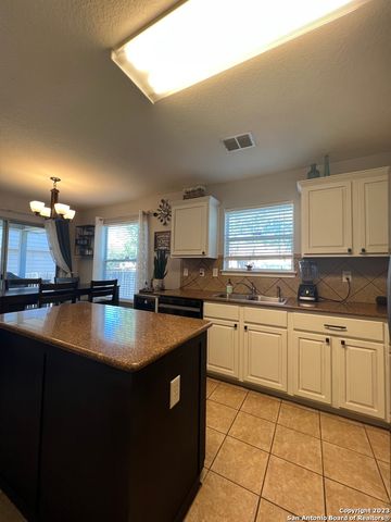 646 LYNX MTN, San Antonio, TX 78251