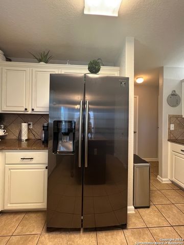 646 LYNX MTN, San Antonio, TX 78251