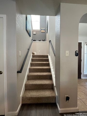 646 LYNX MTN, San Antonio, TX 78251