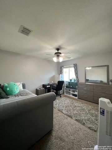 646 LYNX MTN, San Antonio, TX 78251