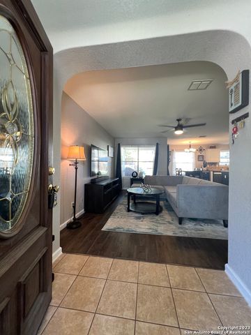 646 LYNX MTN, San Antonio, TX 78251