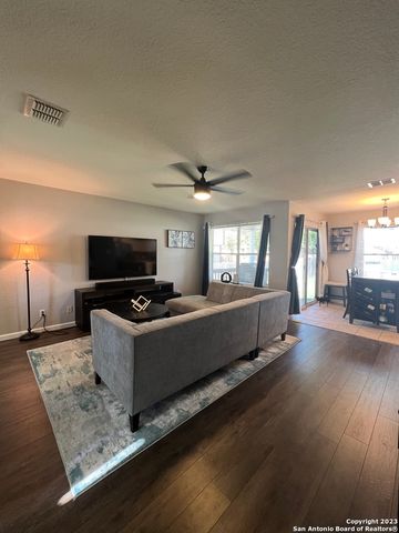 646 LYNX MTN, San Antonio, TX 78251