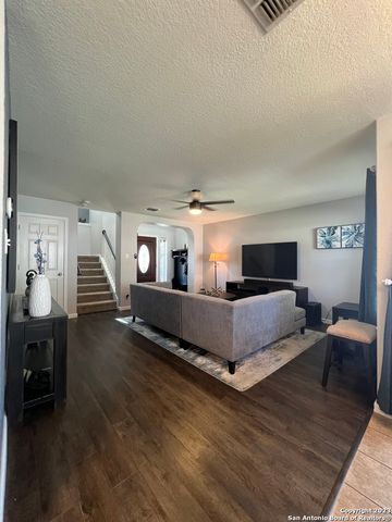 646 LYNX MTN, San Antonio, TX 78251