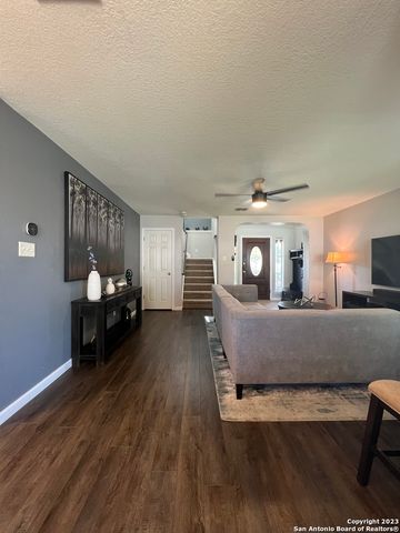 646 LYNX MTN, San Antonio, TX 78251