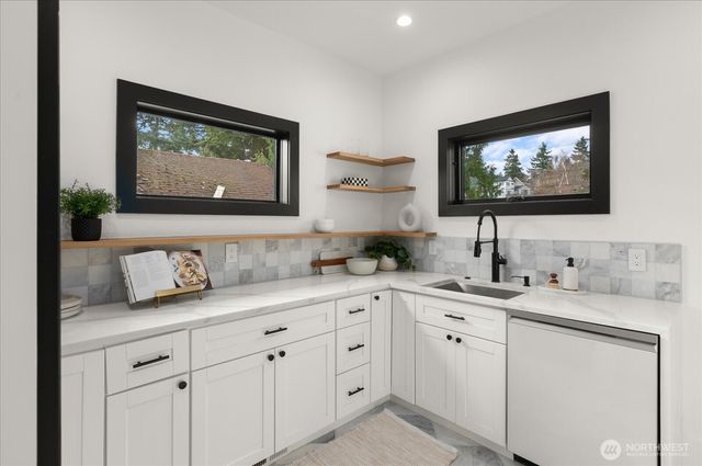 6523 39th Avenue NE, Seattle, WA 98115