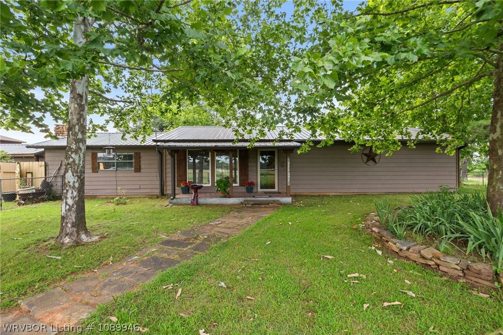 488 Dizzy Dean Road, Booneville, AR 72927