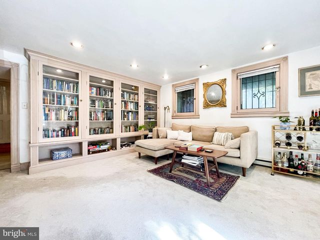 1000 MARYLAND AVE NE, Washington, DC 20002