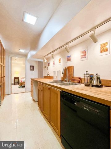 1000 MARYLAND AVE NE, Washington, DC 20002