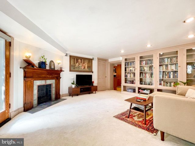 1000 MARYLAND AVE NE, Washington, DC 20002