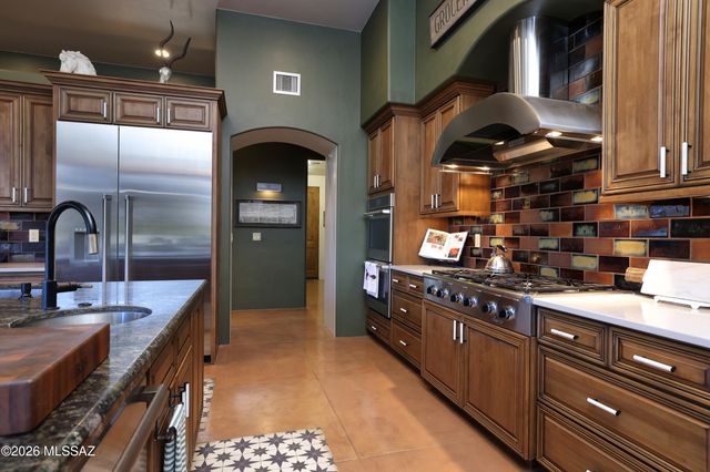 12520 N La Canada Drive, Oro Valley, AZ 85755