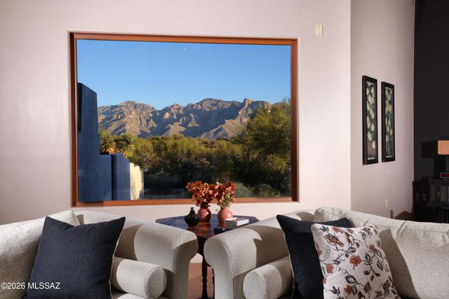 12520 N La Canada Drive, Oro Valley, AZ 85755