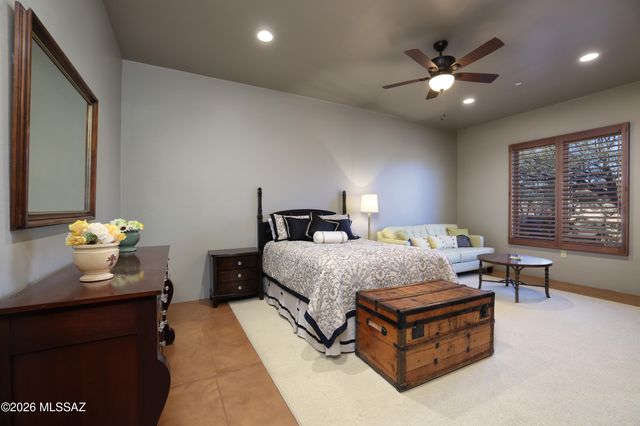 12520 N La Canada Drive, Oro Valley, AZ 85755