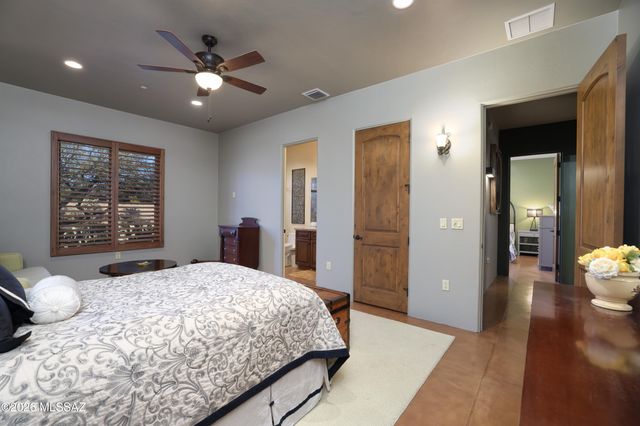 12520 N La Canada Drive, Oro Valley, AZ 85755