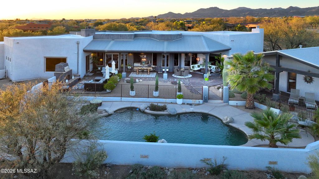 12520 N La Canada Drive, Oro Valley, AZ 85755