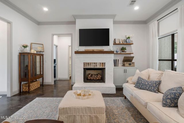 120 Woodburn Way, Pearl, MS 39208