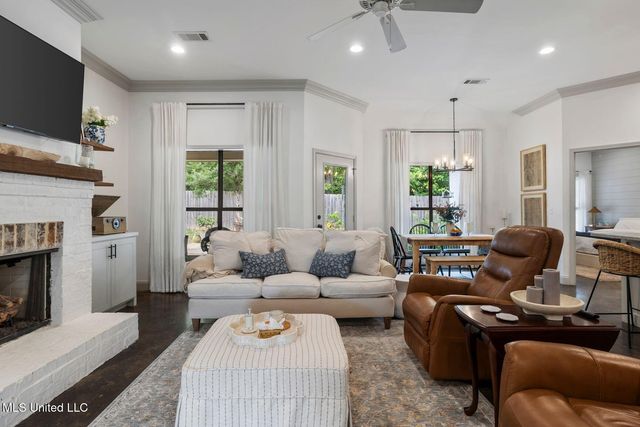 120 Woodburn Way, Pearl, MS 39208