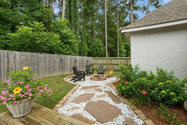 120 Woodburn Way, Pearl, MS 39208
