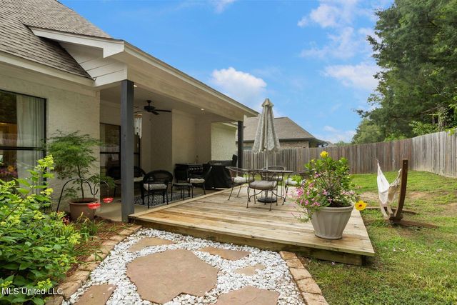 120 Woodburn Way, Pearl, MS 39208