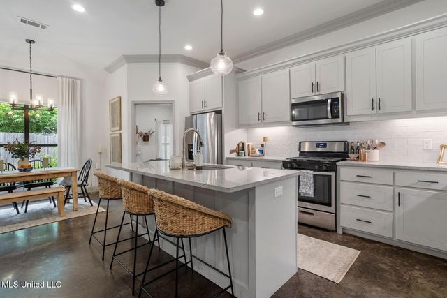 120 Woodburn Way, Pearl, MS 39208