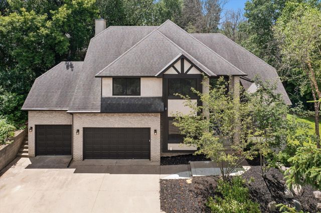 740 Mendota Heights Road, Mendota Heights, MN 55120