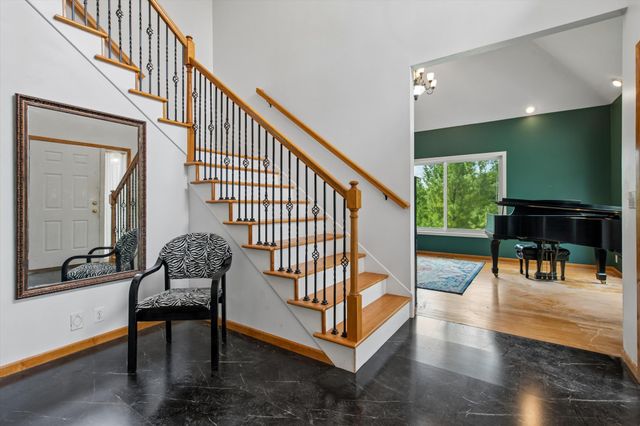 740 Mendota Heights Road, Mendota Heights, MN 55120