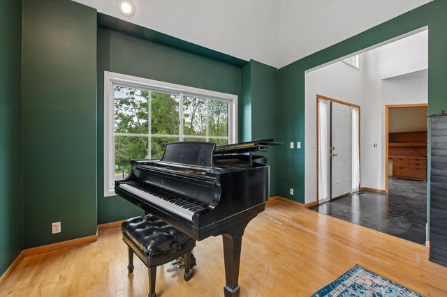 740 Mendota Heights Road, Mendota Heights, MN 55120