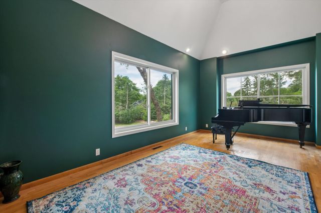 740 Mendota Heights Road, Mendota Heights, MN 55120