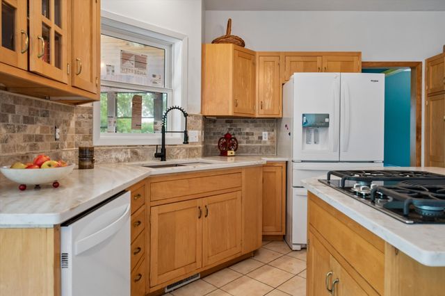 740 Mendota Heights Road, Mendota Heights, MN 55120