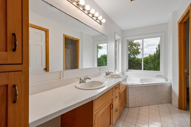 740 Mendota Heights Road, Mendota Heights, MN 55120