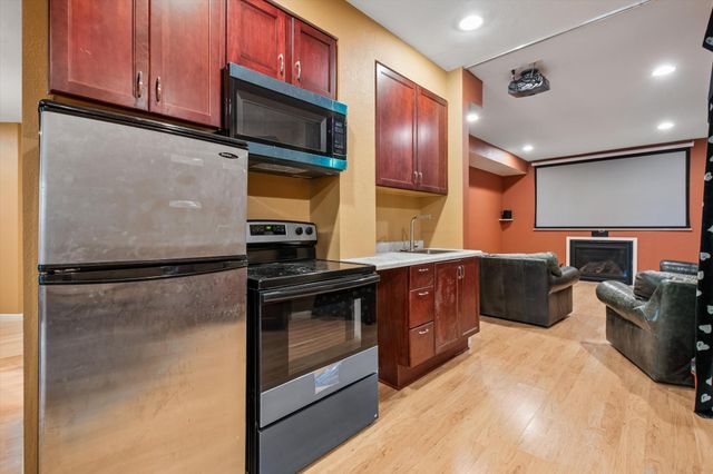 740 Mendota Heights Road, Mendota Heights, MN 55120