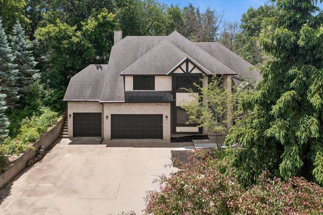 740 Mendota Heights Road, Mendota Heights, MN 55120