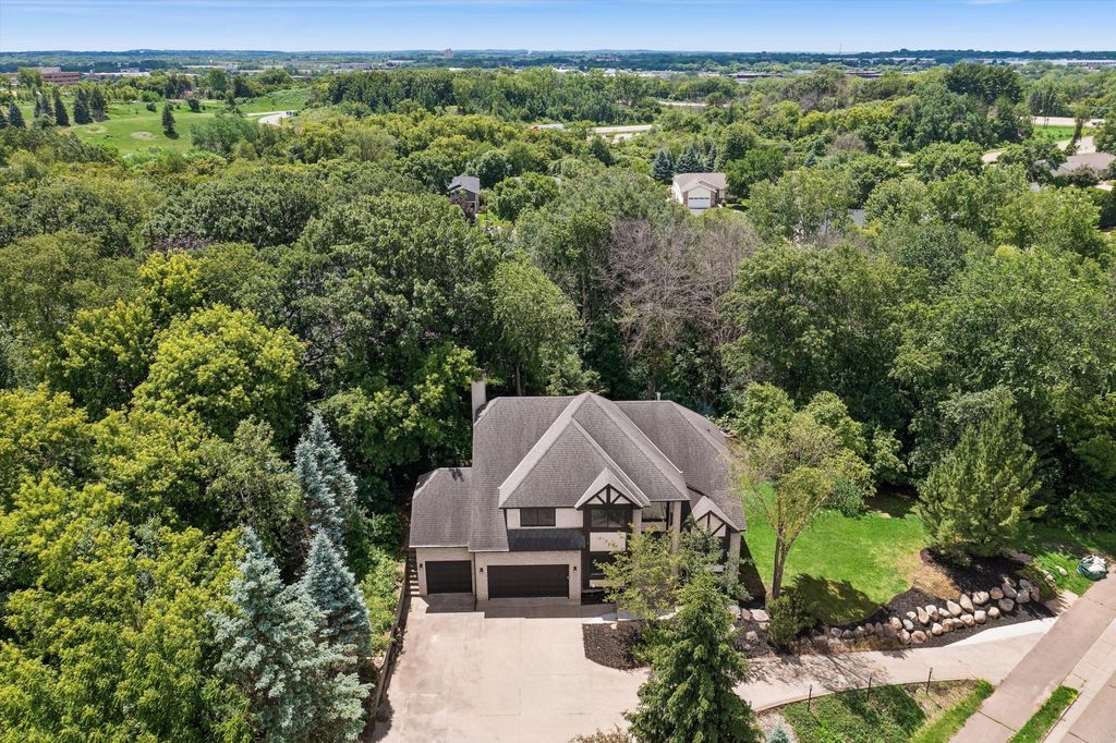 740 Mendota Heights Road, Mendota Heights, MN 55120