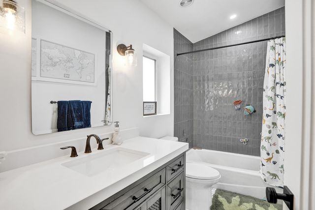 2421 NE 12th Street, Fort Lauderdale, FL 33304