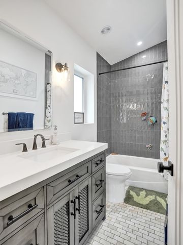 2421 NE 12th Street, Fort Lauderdale, FL 33304