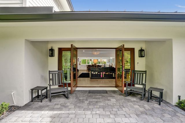 2421 NE 12th Street, Fort Lauderdale, FL 33304