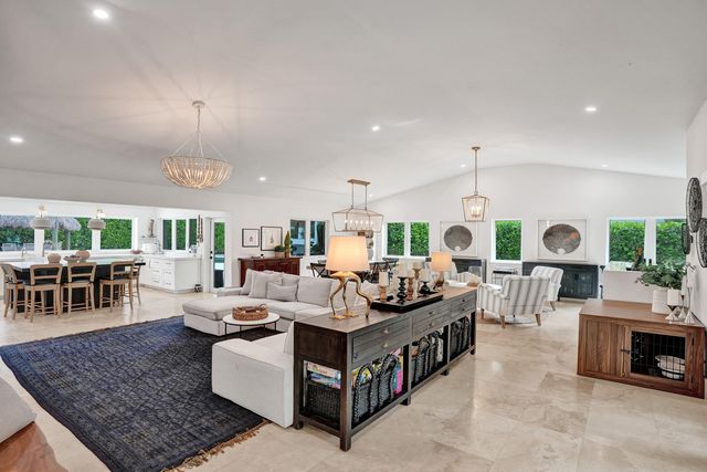 2421 NE 12th Street, Fort Lauderdale, FL 33304