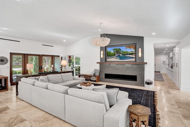 2421 NE 12th Street, Fort Lauderdale, FL 33304