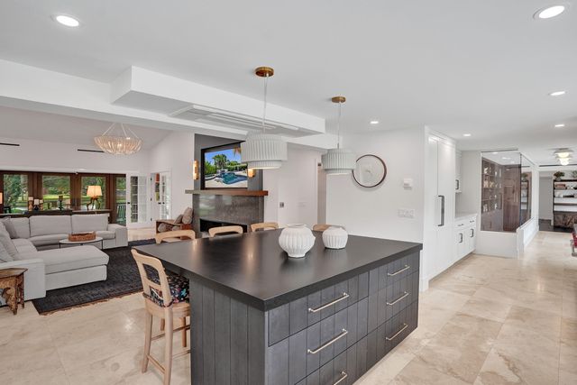 2421 NE 12th Street, Fort Lauderdale, FL 33304