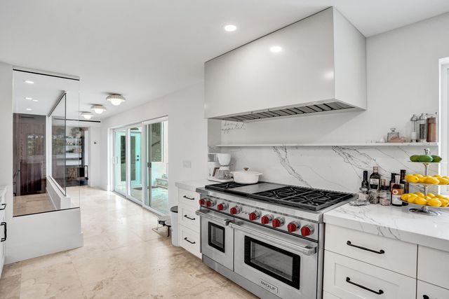 2421 NE 12th Street, Fort Lauderdale, FL 33304