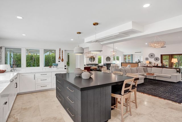 2421 NE 12th Street, Fort Lauderdale, FL 33304