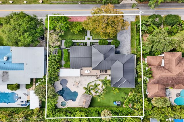 2421 NE 12th Street, Fort Lauderdale, FL 33304