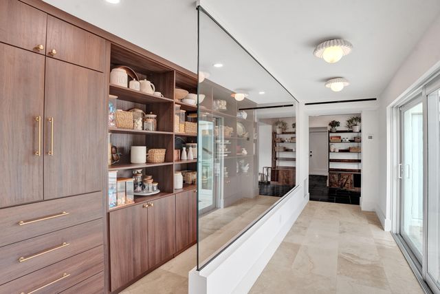 2421 NE 12th Street, Fort Lauderdale, FL 33304